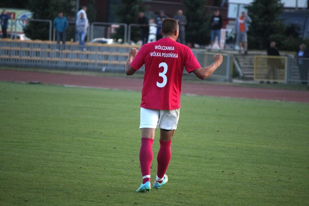 Wólczanka wreszcie cieszyła się ze zwycięstwa. Na archiwalnym zdjęciu Kamil Oślizło, jeden z piłkarzy, którzy zginęli w tragicznym wypadku w Weryni...