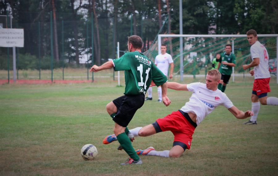 Bukowa Jastkowice (zielone koszulki) wygrała w Skołoszowie 3-1 (fot. archiwum)