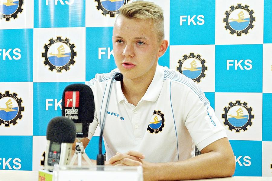 19-letni Damian Bożek regularnie występuje w drugoligowej Stali Mielec (fot. youtube.com)