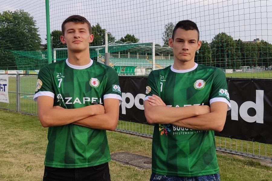 Hubert Rączka i Kacper Rączka będą grać w Izolatorze Boguchwała. (fot. Izolator Boguchwała)