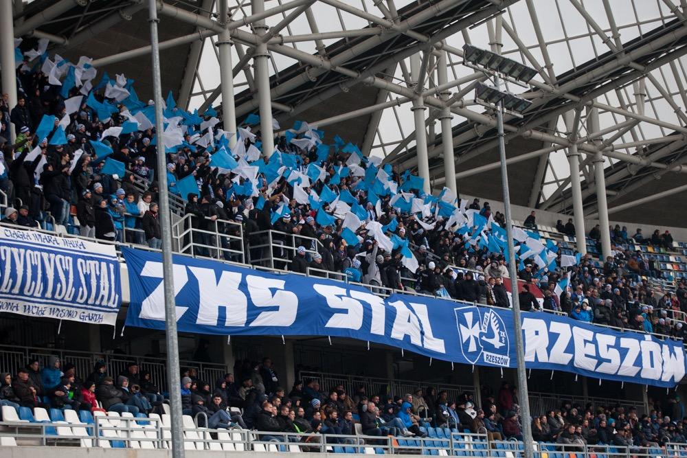 Fani Stali Rzeszów będą na Stadionie Miejskim w zdecydowanej większości, ale Stal jest gospodarzem.