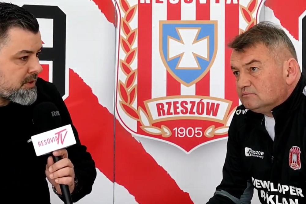 Paweł Bukała rozmawiał z Mirosławem Hajdo przed meczem ze Skrą Częstochowa (fot. YouTube)