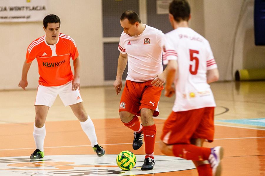 Marcin Dawidziak (na zdjęciu z piłką) został nowym szkoleniowcem Futsal Team Przeworsk (fot. SPAR Łańcut)