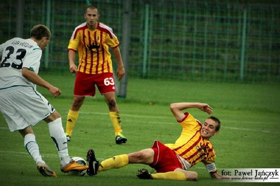 Piotr Rogala (na zdjęciu po prawej) nie odstawia nogi. (fot.facebook.com/piotr.rogala.10)