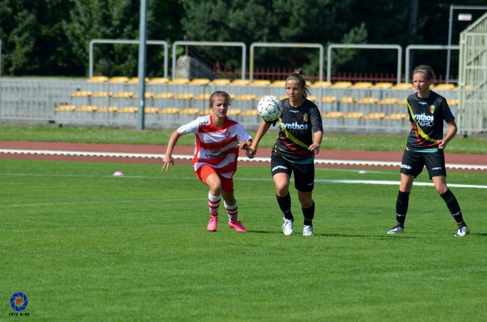 Marta Olejarczyk (druga z prawej) dostała szansę gry w młodzieżowej reprezentacji Polskii (fot. Adrianna Popkiewicz)