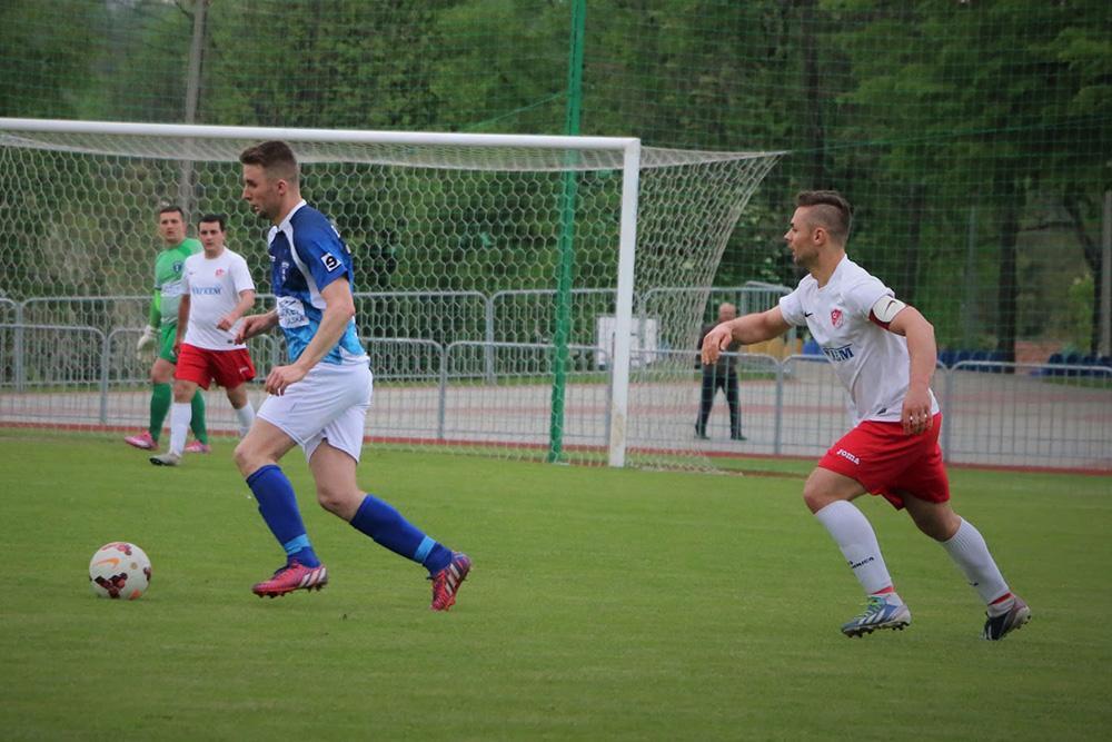 Dawid Zawiślak (na zdjęciu z piłką) w sparingach zdobywa sporo bramek (fot. Natalia Styś)