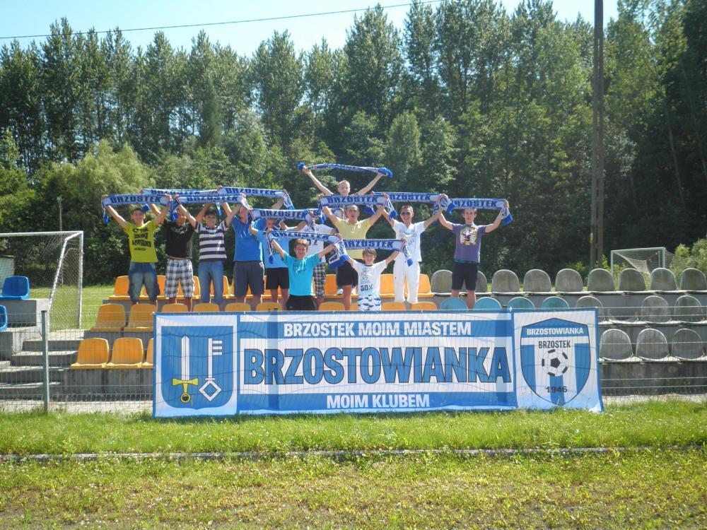 Kilka lat temu atmosfera wokół piłki w Brzostku była zdecydowanie lepsza (fot. facebook.com / Kibice Brzostowianki)