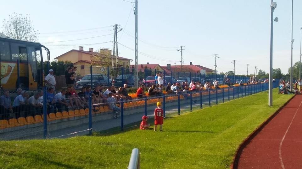 Trybuny podczas meczu Team - Płomień (fot. facebook Wiesława Lady)