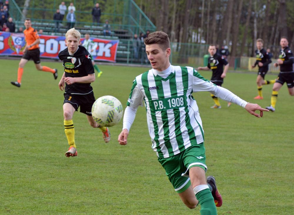 Adrian Nowak zdobył dwa gole dla Wisłoki, która jest coraz bliżej awansu do 4 ligi