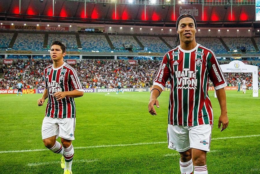 Jednym z piłkarzy, którzy występują obecnie w Fluminense FC jest Ronaldinho (na zdjęciu z prawej).