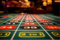Dlaczego warto grać w kasynie online?