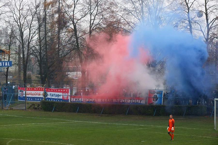Zapraszamy na relację live z meczu Unia Nowa Sarzyna - Stal Gorzyce. W listopadzie ubiegłego roku było gorąco.