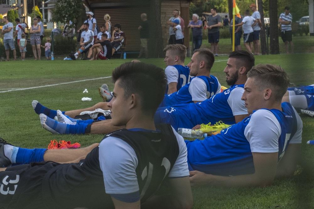 PGE FKS Stal Mielec przygotowuje się do sezonu w Rado Resort w Woli Chorzelowskiej. (fot. Stal Mielec)
