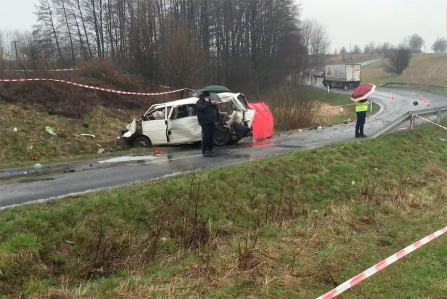 Do tragicznego wypadku doszło na łuku drogi w miejscowości Werynia koło Kolbuszowej.