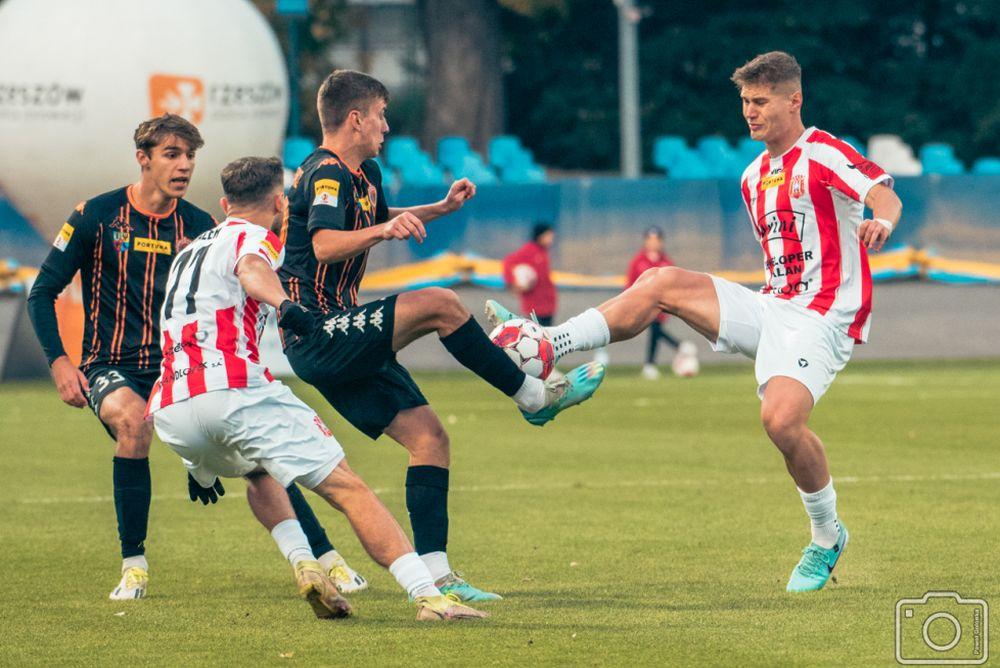 W rundzie jesiennej Chrobry Głogów pokonał Resovię (fot. P. Golonka/ Resovia)