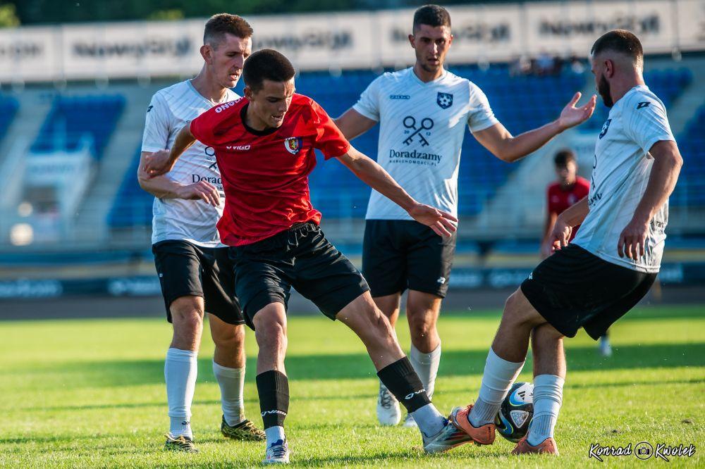 Karpaty Krosno pokonały Strug Tyczyn w sparingu (fot. Konrad Kwolek)