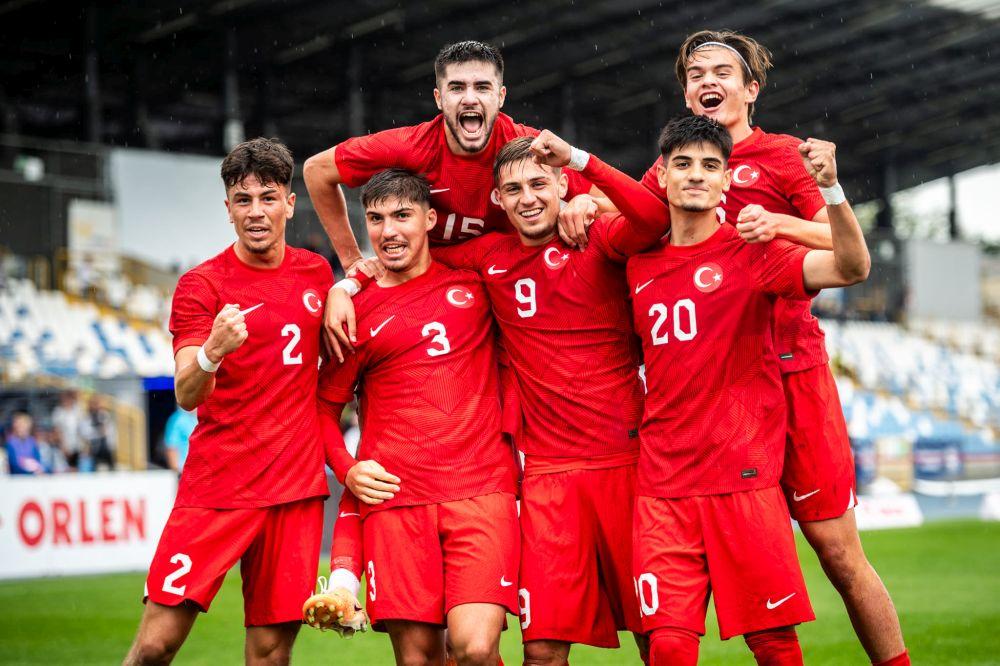 Reprezentacja Turcji rozbiła Gibraltar w pierwszym meczu eliminacji ME U-19 (fot. Konrad Kwolek)