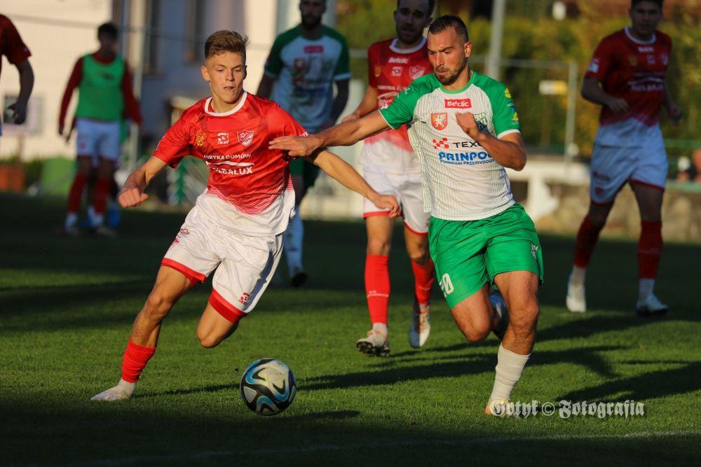 Wisłoka Dębica pokonała KS Wiązownica w meczu 14. kolejki 3 ligi gr. IV (fot. Wisłoka Dębica)