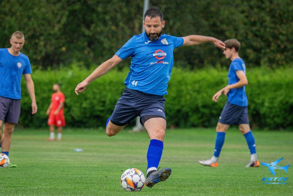 Mateusz Jędryas nie będzie dłużej piłkarzem Strugu Tyczyn (fot. KRSTE Photography)