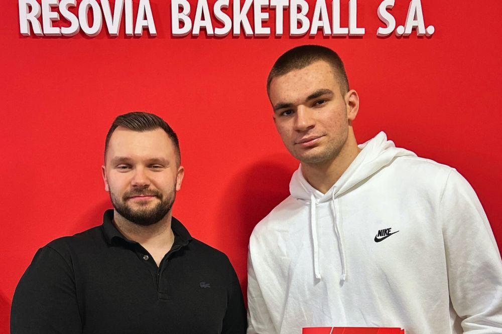 Olivier Szczepański nowym zawodnikiem OPTeam Energia Polska Resovii (fot. Resovia Rzeszów Koszykówka)