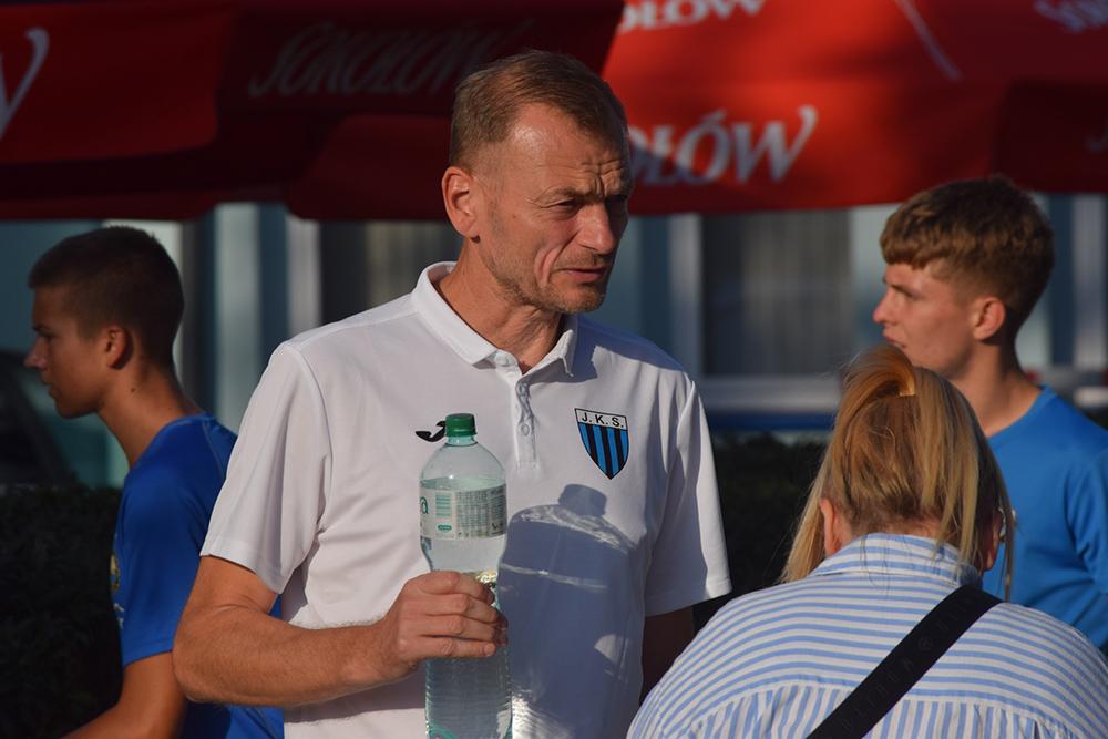 Na zdjęciu Bogdan Zając, trener JKS-u Jarosław (fot. Dominik Budzowski / JKS Jarosław)