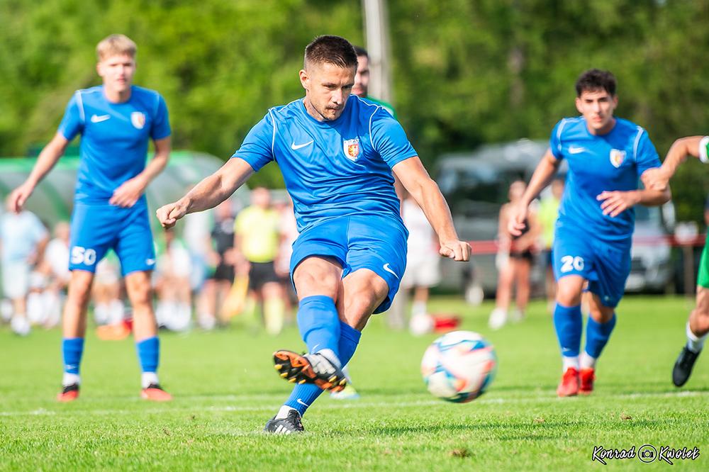 Kamil Radulj strzelił rezerwom Stali Mielec aż cztery gole (fot. Konrad Kwolek / archiwum)