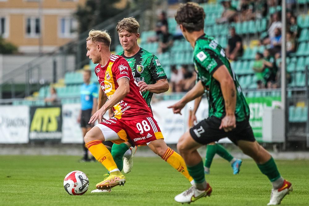 Stal Stalowa Wola walczy o finał baraży z Chojniczanką Chojnice (fot. Radek Kuśmierz/ archiwum)