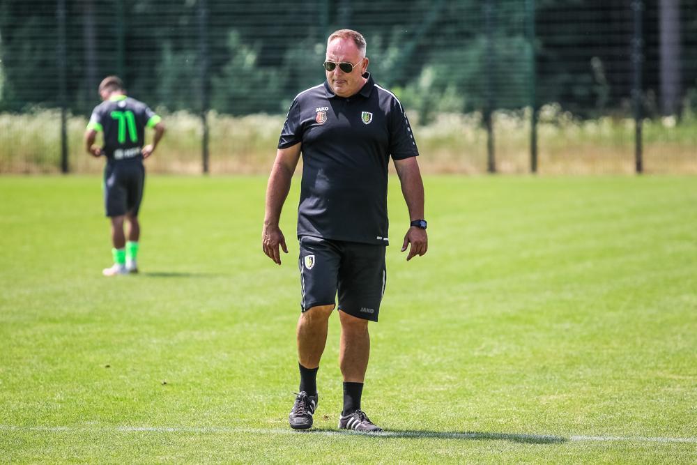 Na zdjęciu Ireneusz Pietrzykowski, trener Stali Stalowa Wola (fot. Radek Kuśmierz)