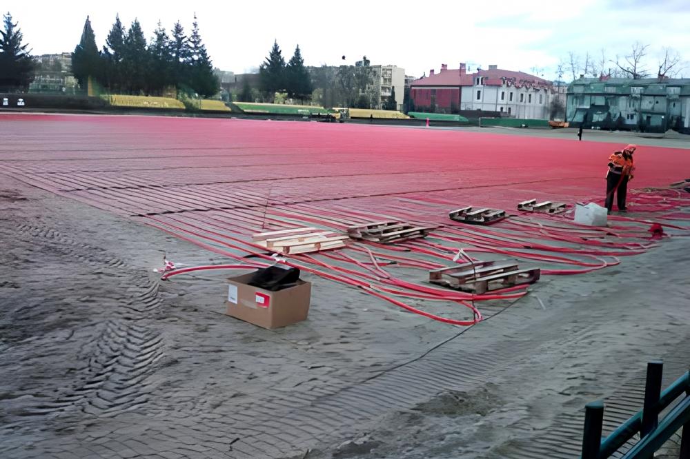 Murawa na Stadionie Miejskim w Tarnobrzeg jest w trakcie wymiany.