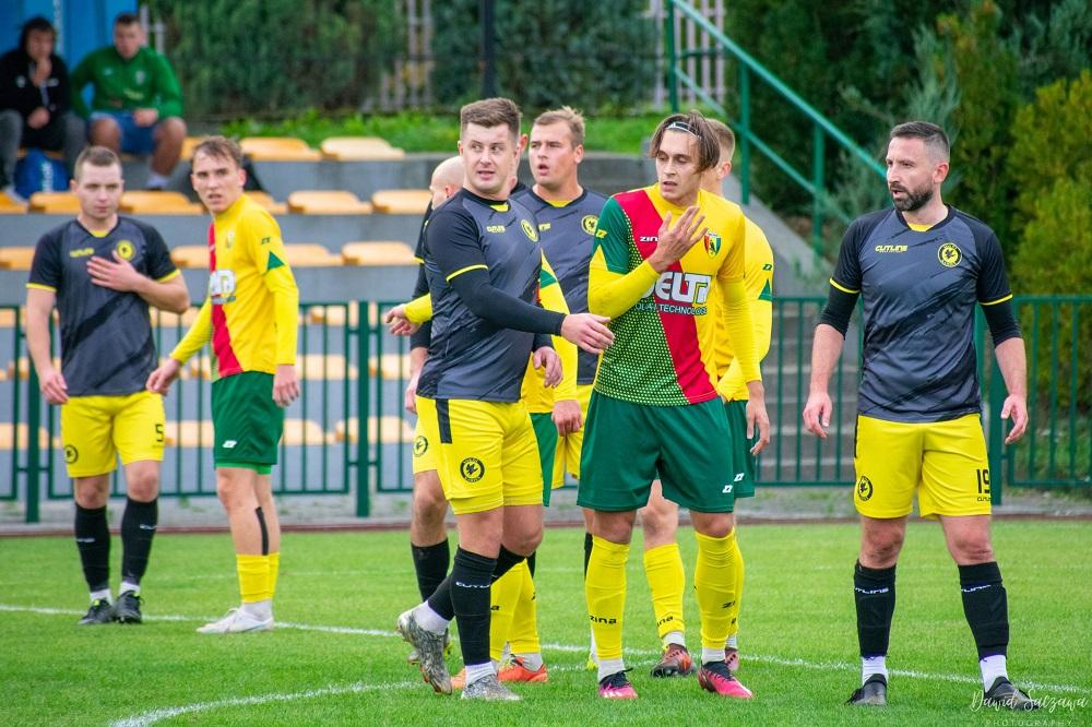 W meczu dwóch Sokołów ponownie padł remis 2-2 (fot. Sokół Kamień/facebook)